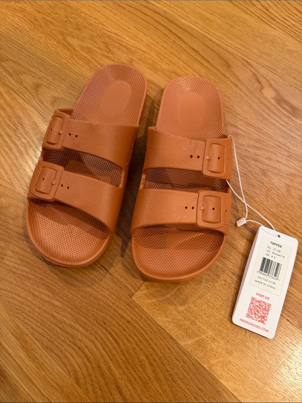 NWT Freedom Moses Two-Strap Buckle Design Slide Sandals in Toffee